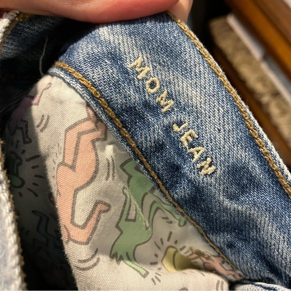 AMERICAN Eagle x Keith Haring Distressed Patch Work Mom Jeans - Picture 12 of 12